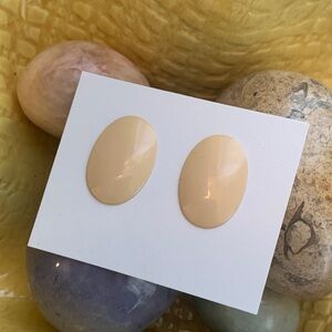 Vintage Cream Oval Stud Pierced Earrings